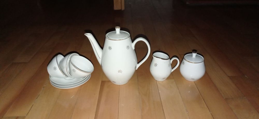 М'які іграшки і посуд іграшковий для дітей