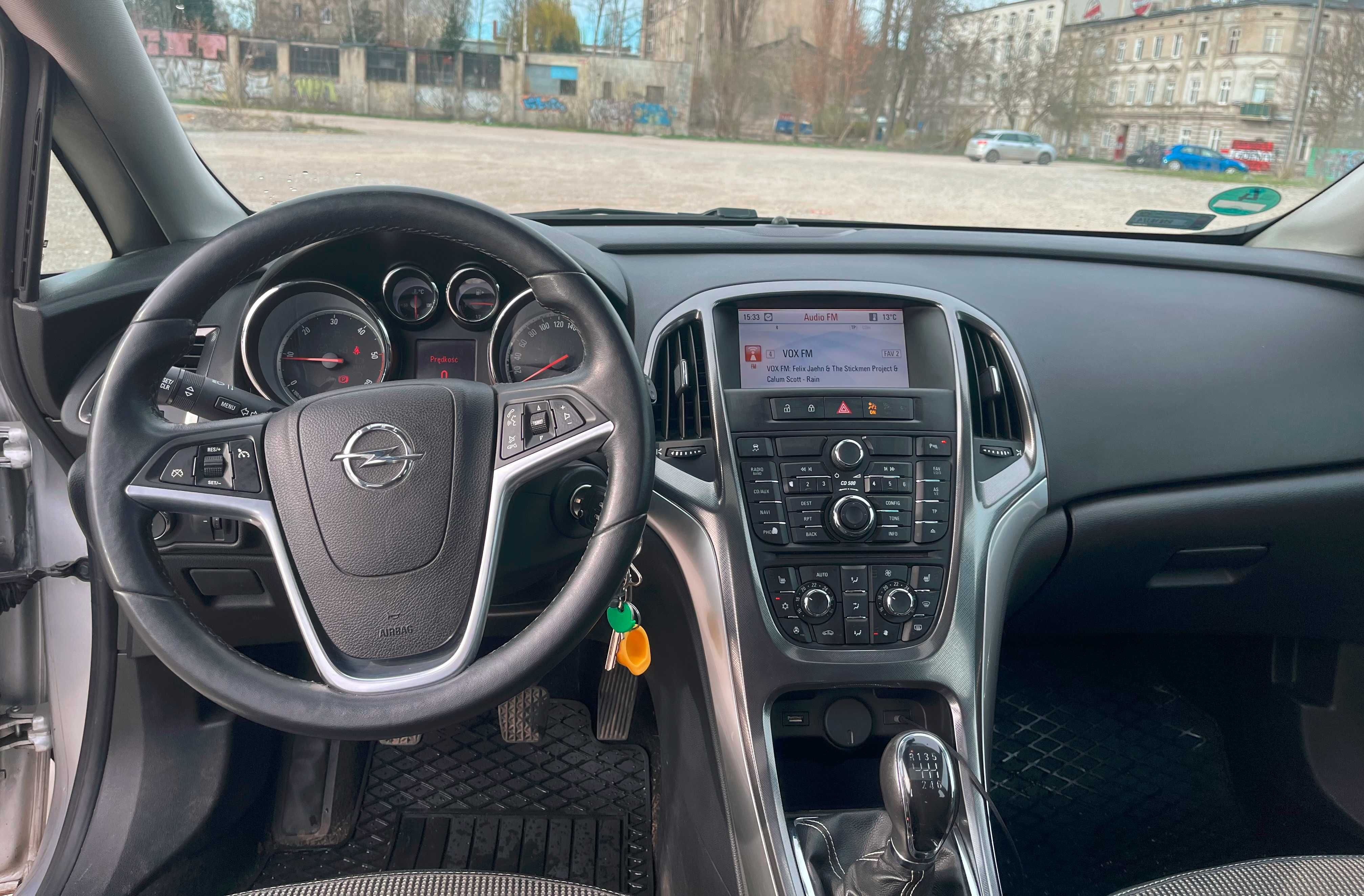 Opel Astra J 2.0 cdti, bogate wyposażenie