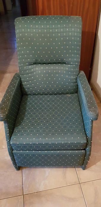 Cadeirão com possibilidade de extender apoio para pés