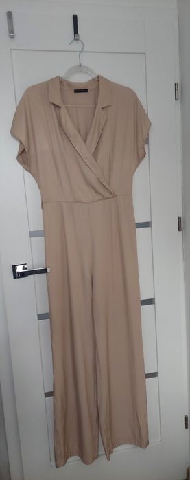 Beżowy elegancki kombinezon Rut&Circle