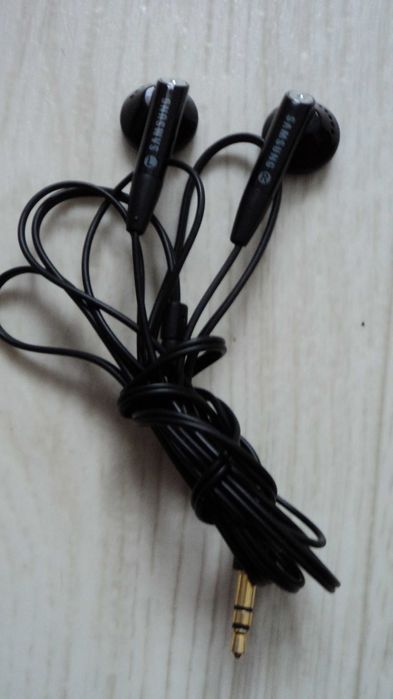 Наушники для телефонов Nokia, Samsung и Sony Ericsson