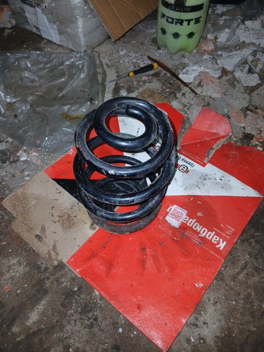 Задиние пружины на Опель омега б(универсал)