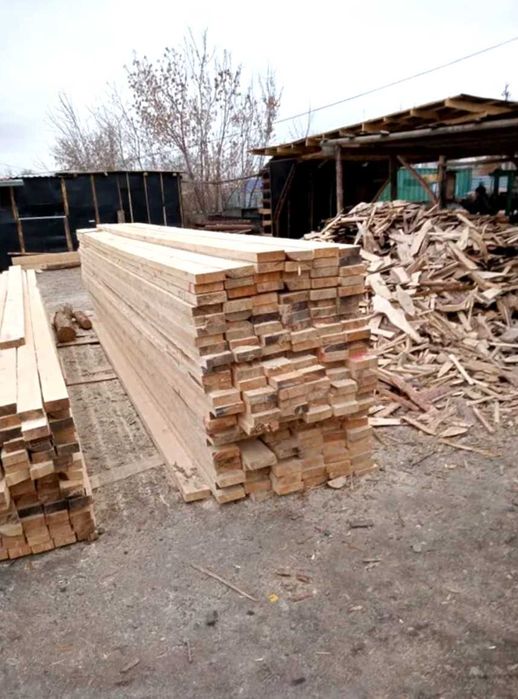 Продаж пиломатеріалу стропил дошки бруса сосни