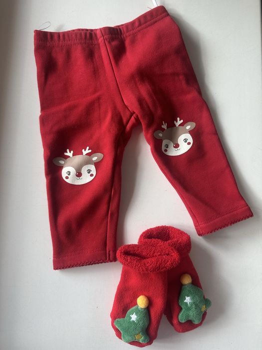 Новорічні штани з шкарпетками бренду C&A 6-9 міс ( 74 )