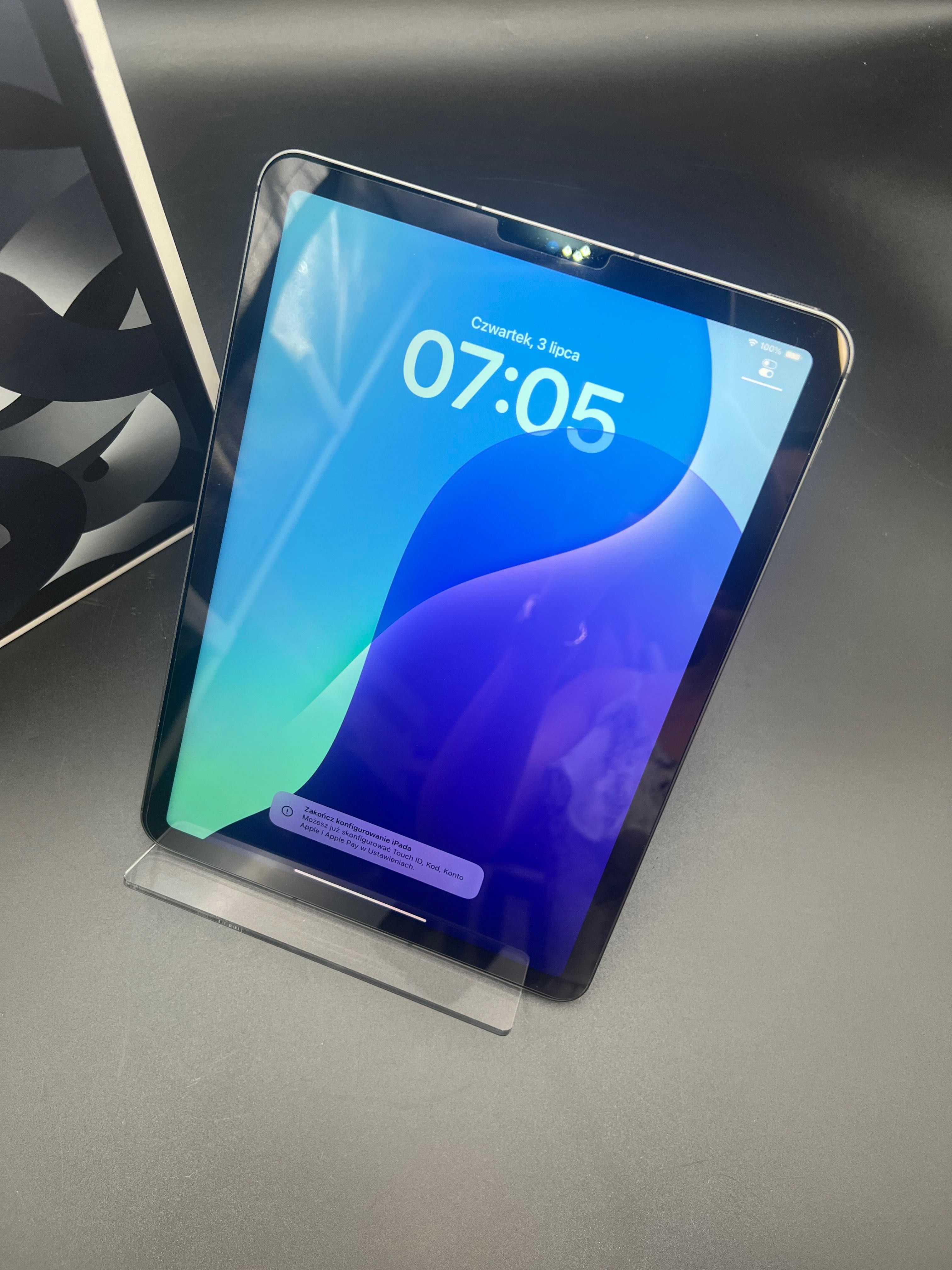 iPad Air 5th gen. Wi- fi Cellular Apple A2589 komplet