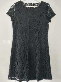 Sukienka koronkowa mala czarna