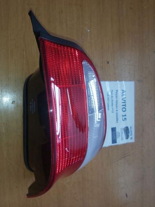 Farolim novo direito Citroen Saxo  com base