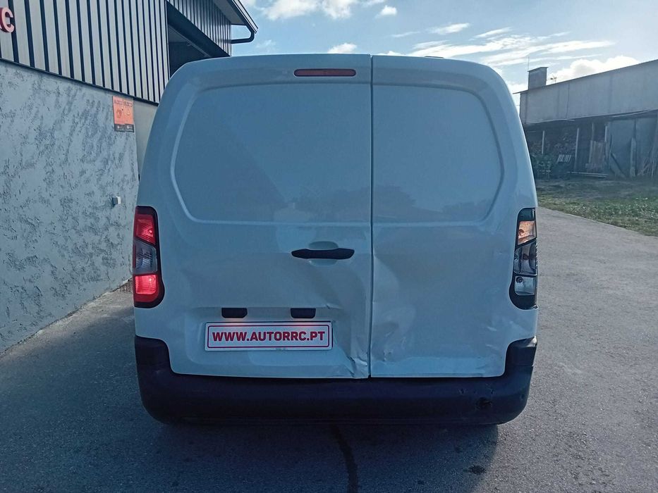 Peugeot Partner 1.5 Bluehdi 3 L c/IVA ( pequeno sinistro )