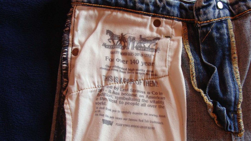 Calças Jovens da  Levis