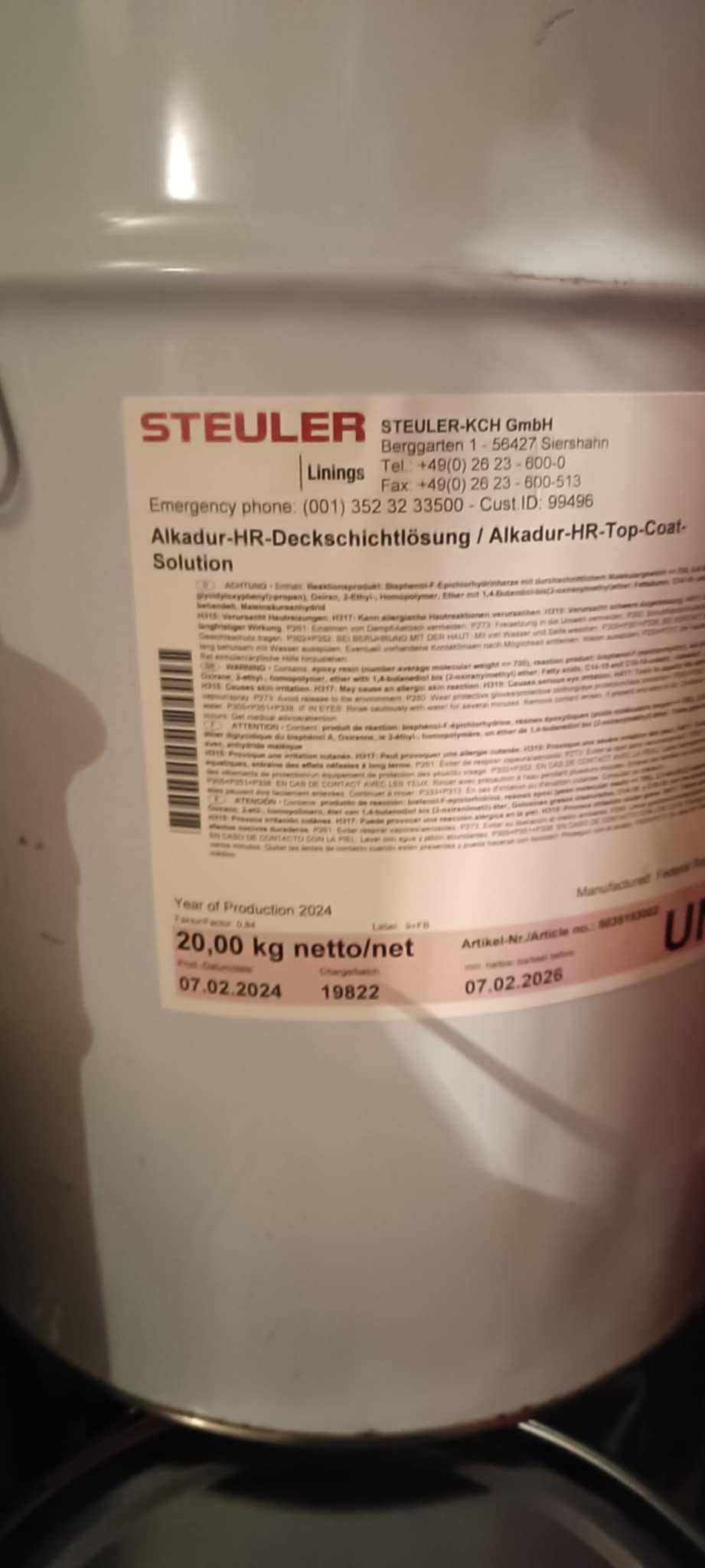 Sprzedam farbę do betonu firmy Steuler