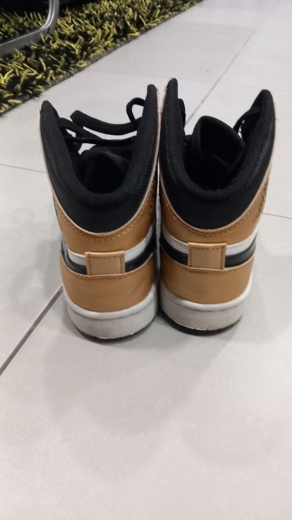 Jordan one nike...