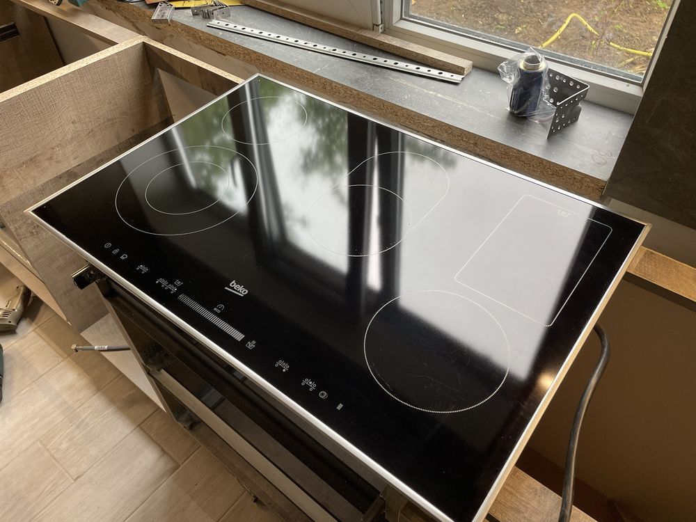 Продам варочну поверхню Beko
