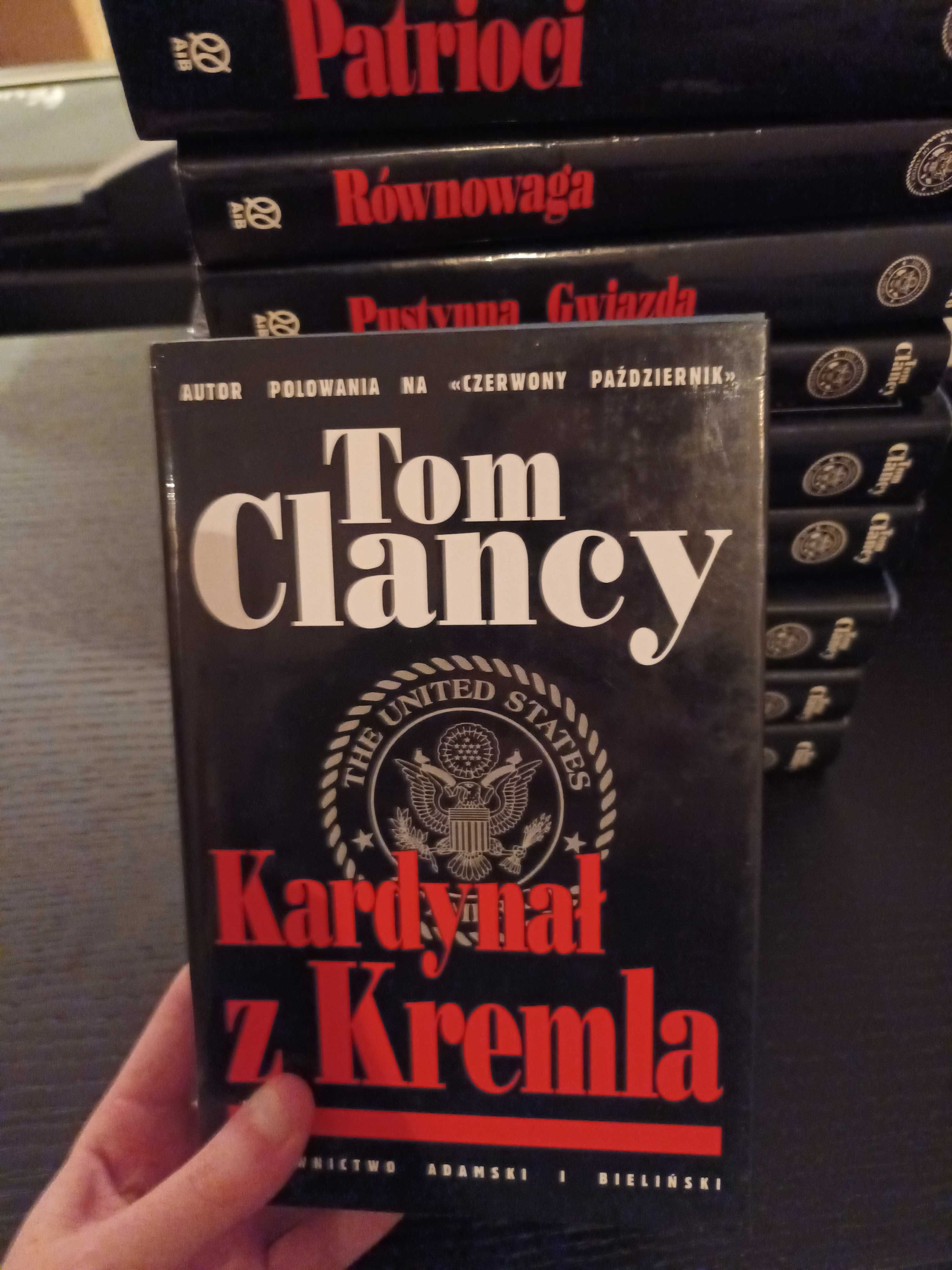 Tom Clancy - dziesięć powieści sensacyjnych