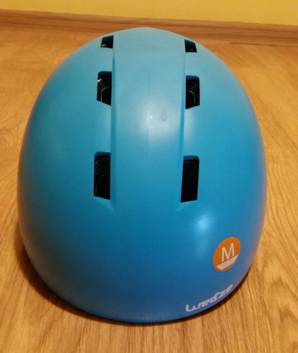 niebieski kask na rower/narty