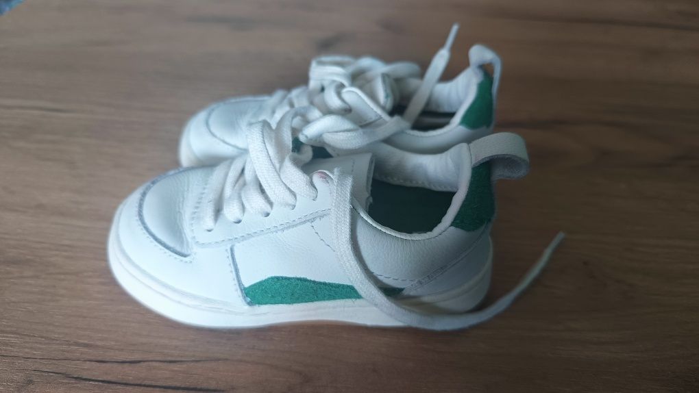 Buty sportowe adidasy Zara sznurowane białe 22 jak nowe dziecięce