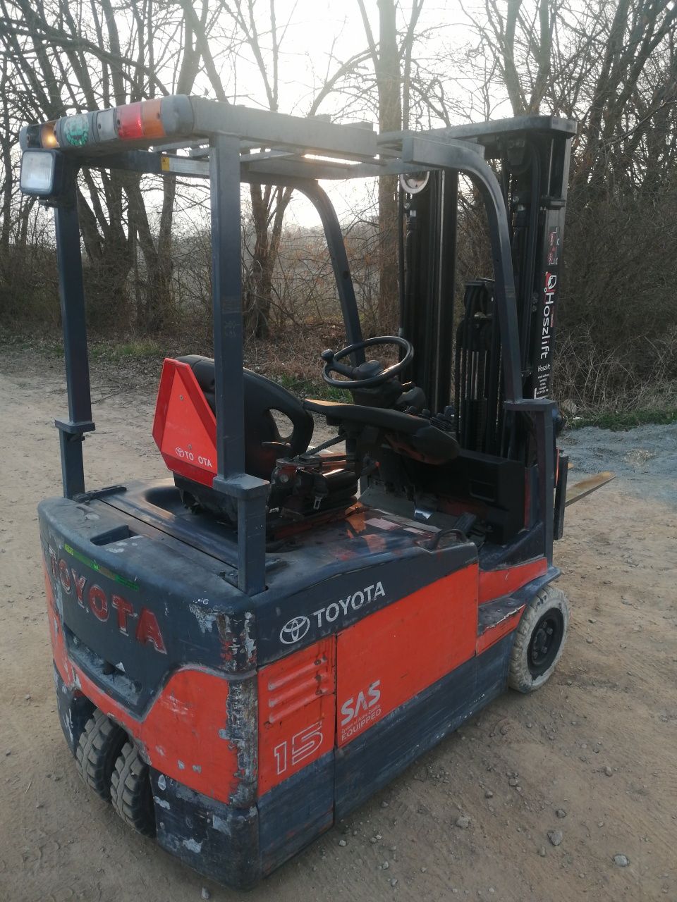 Wózek widłowy elektryczny Toyota