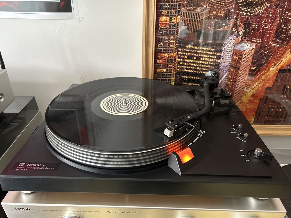 Gira discos Technics SL 2000