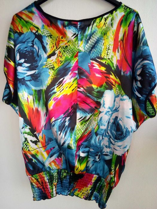 Blusa acetinada com padrão - Ferrache - Tamanho S
