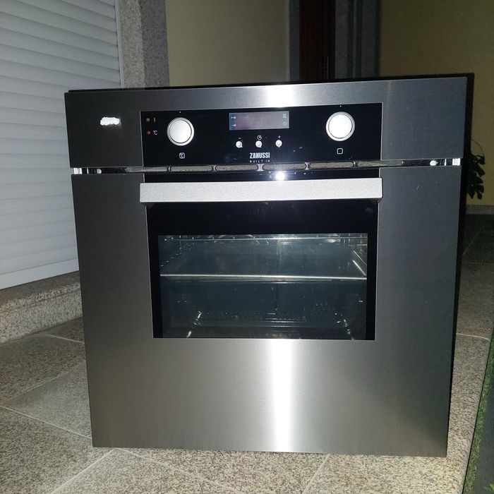 Vendo forno  em bom estado