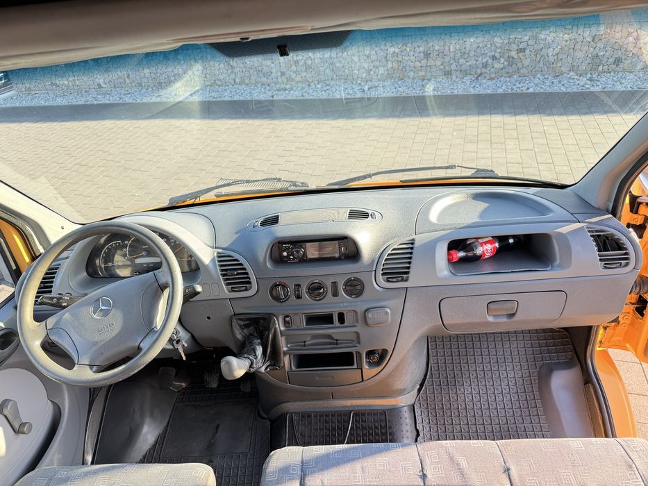 Mercedes-Benz Sprinter 2005 рік