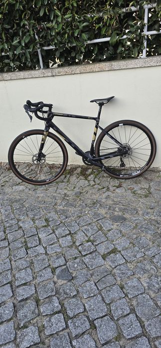 Bicicleta gravel carbono