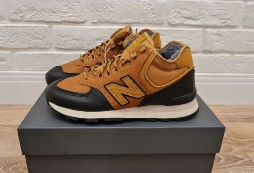 Оригінал. Кросівки с хутром New Balance MH574XB1.