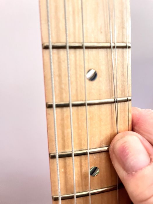 Lutnicza gitara typu tele wykonana przez J.Grosa.