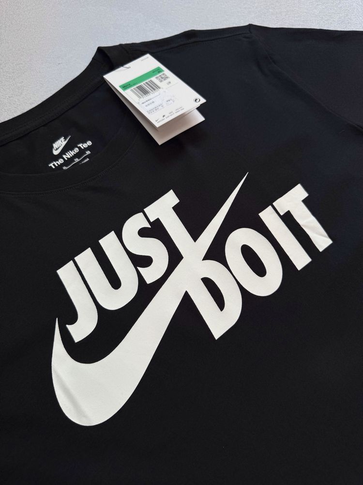 Оригінальна футболка Nike Sportswear Just Do It L