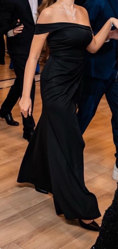 Sukienka maxi czarna balowa z rozporkiem
