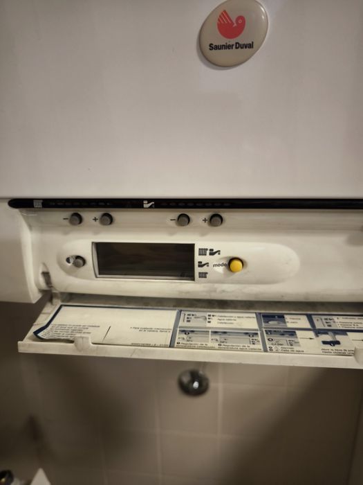 Caldeira a Gás Saunier Duval Isomax C28E - PREÇO PARA LIBERTAR ESPAÇO