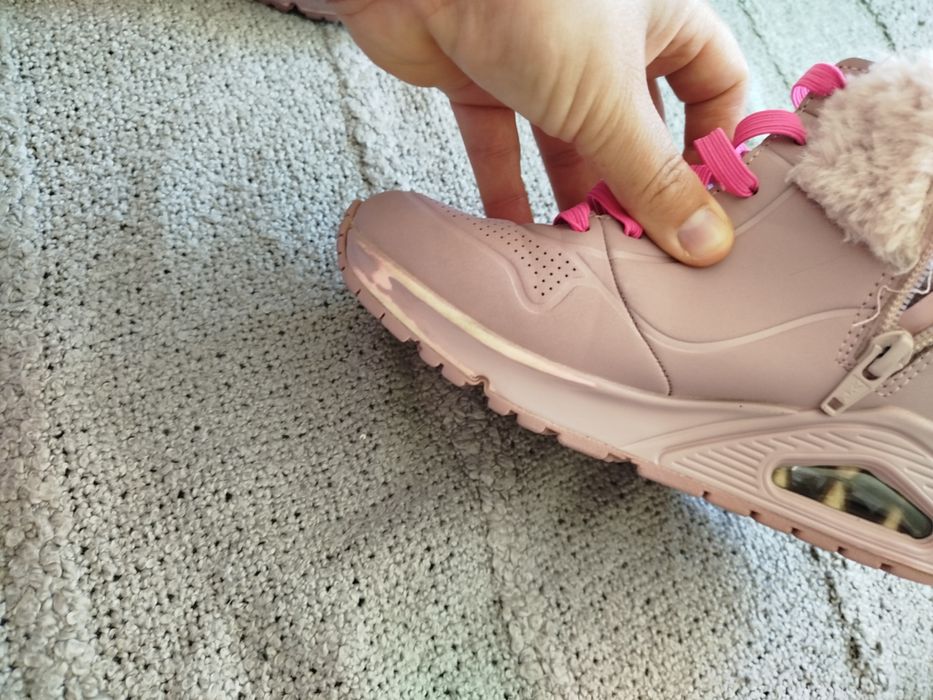 Buty dla dziewczynki sezon jesień -zima Skechers róż 32.