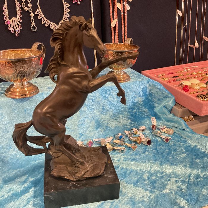 Escultura cavalo bronze alt 27 cm/ Mais anúncios abaixo