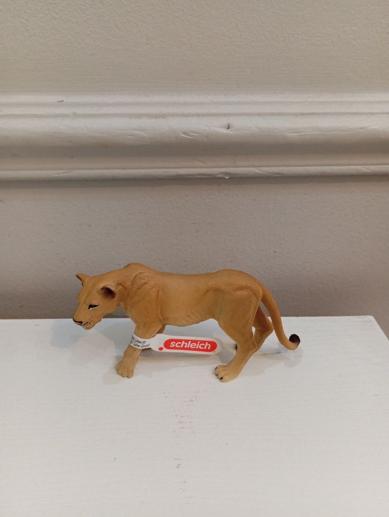 Figurki zwierząt Schleich i Collecta