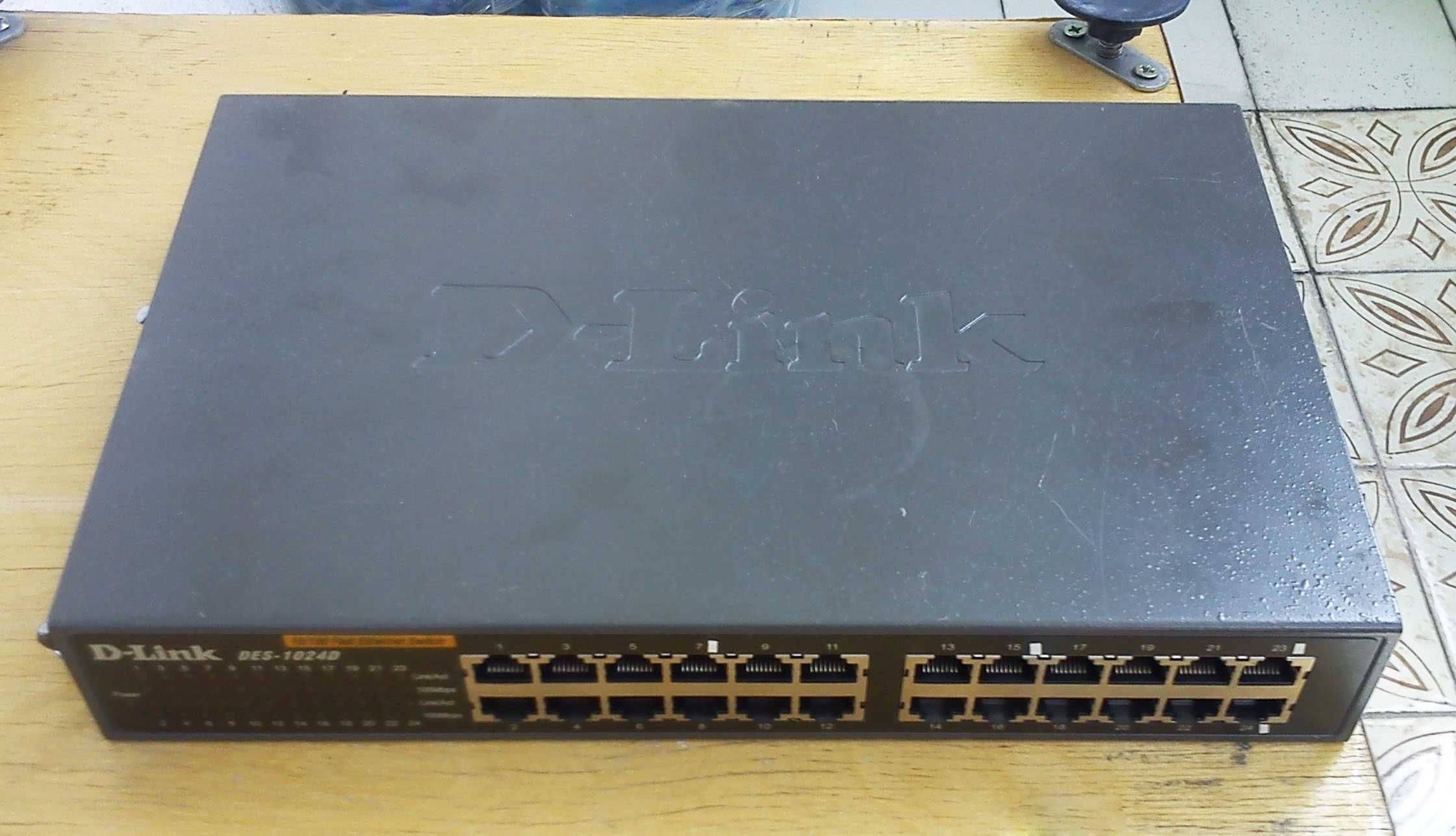 Мережевий комутатор «D-Link des-1024D»