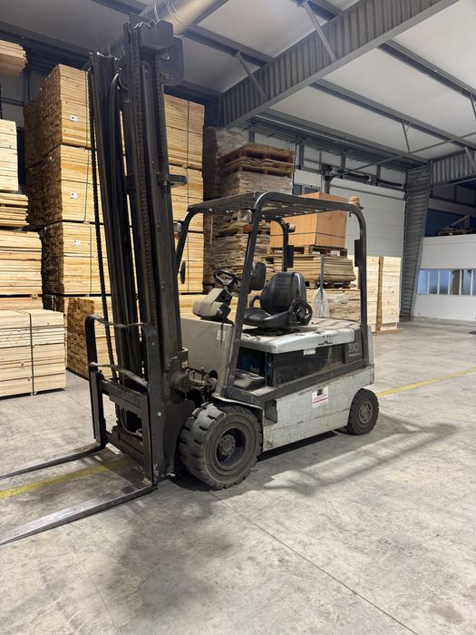 Empilhador Nissan Eletrico 3tn