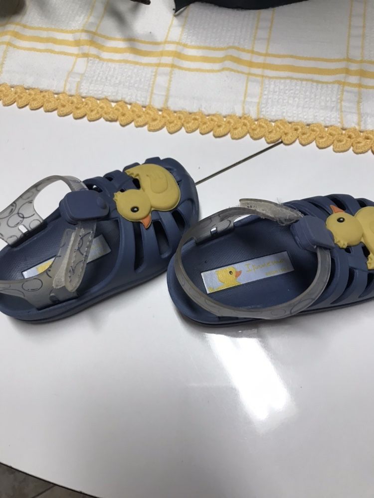 Vendo sandalias Ipanema tamanho 19
