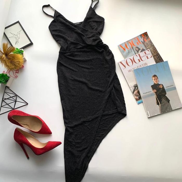 Неймовірна вечірня жіноча сукня