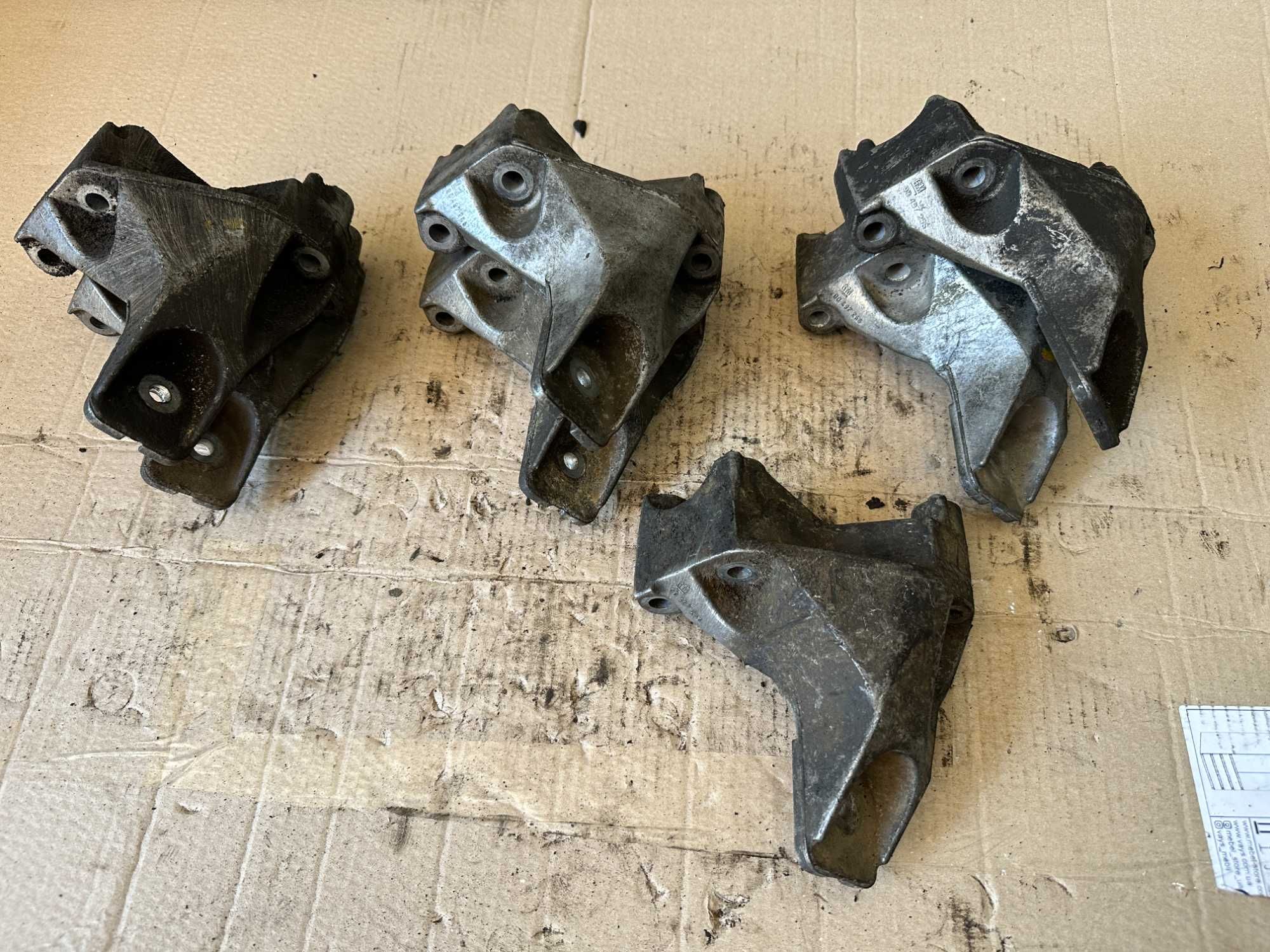 Кронштейн крепления двиг opel vectra b 95-02 90497256
