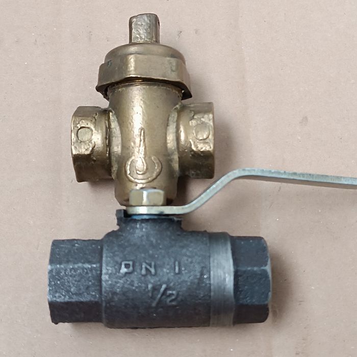 Шар Кран 1/2 дюйма+ газ кран СССР .