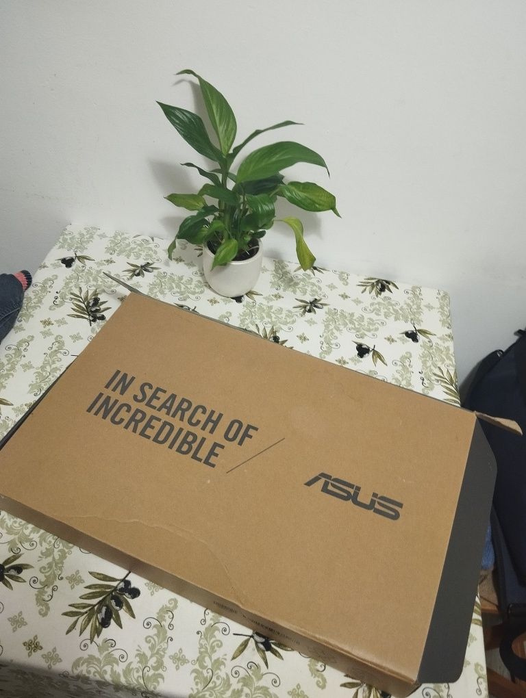 ASUS com avaria na motherbord e sem disco rígido