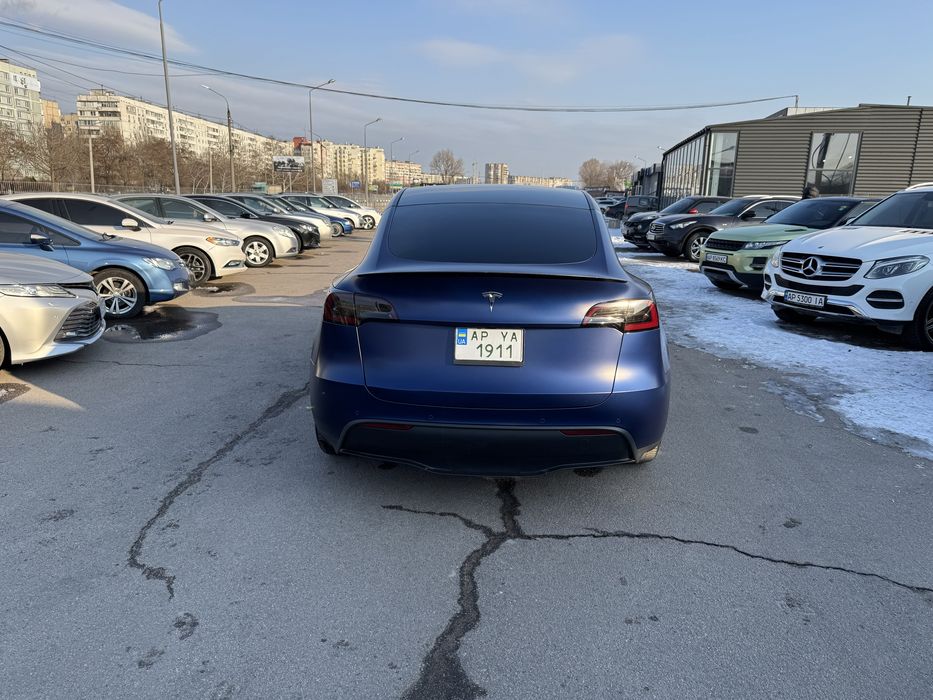 Продам TESLA Y Perfomance