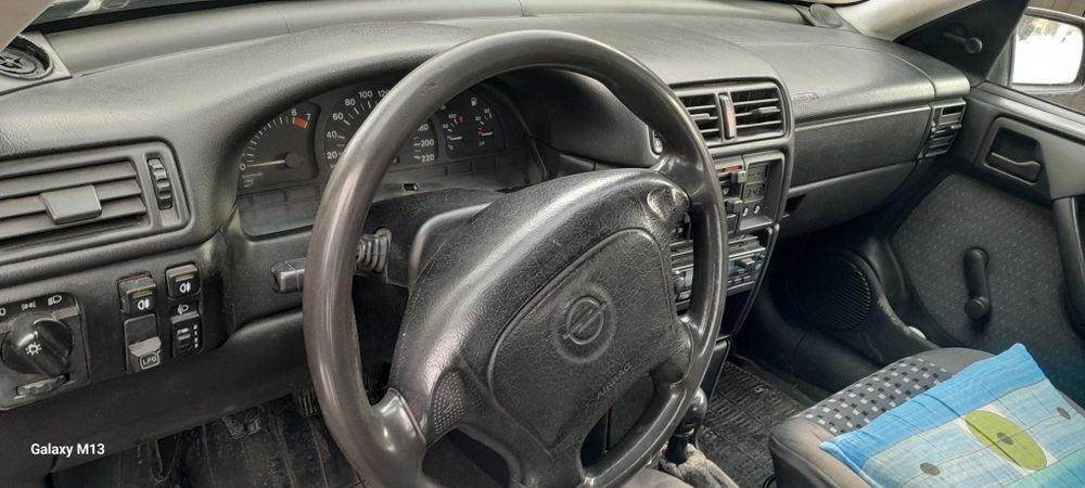 Opel Vectra A 1.8 B+G 1994 tok BDB Stan