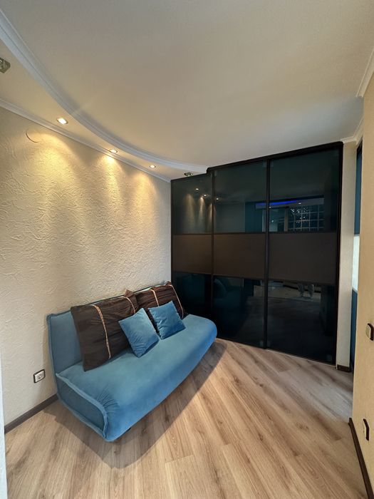 1-к на Ентузіастів