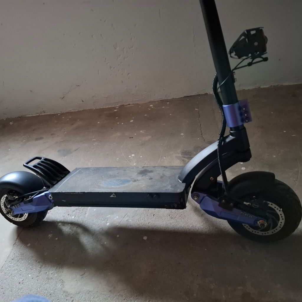 Trotinete SR10 excelente para velocidade e subidas.