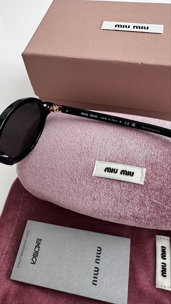 Сонцезахисні окуляри овали Miu Miu оригінал
