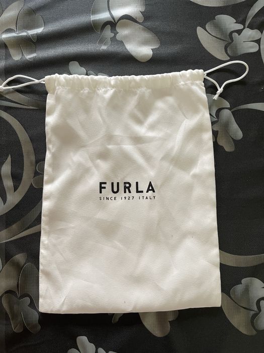 Necessaire marca Furla