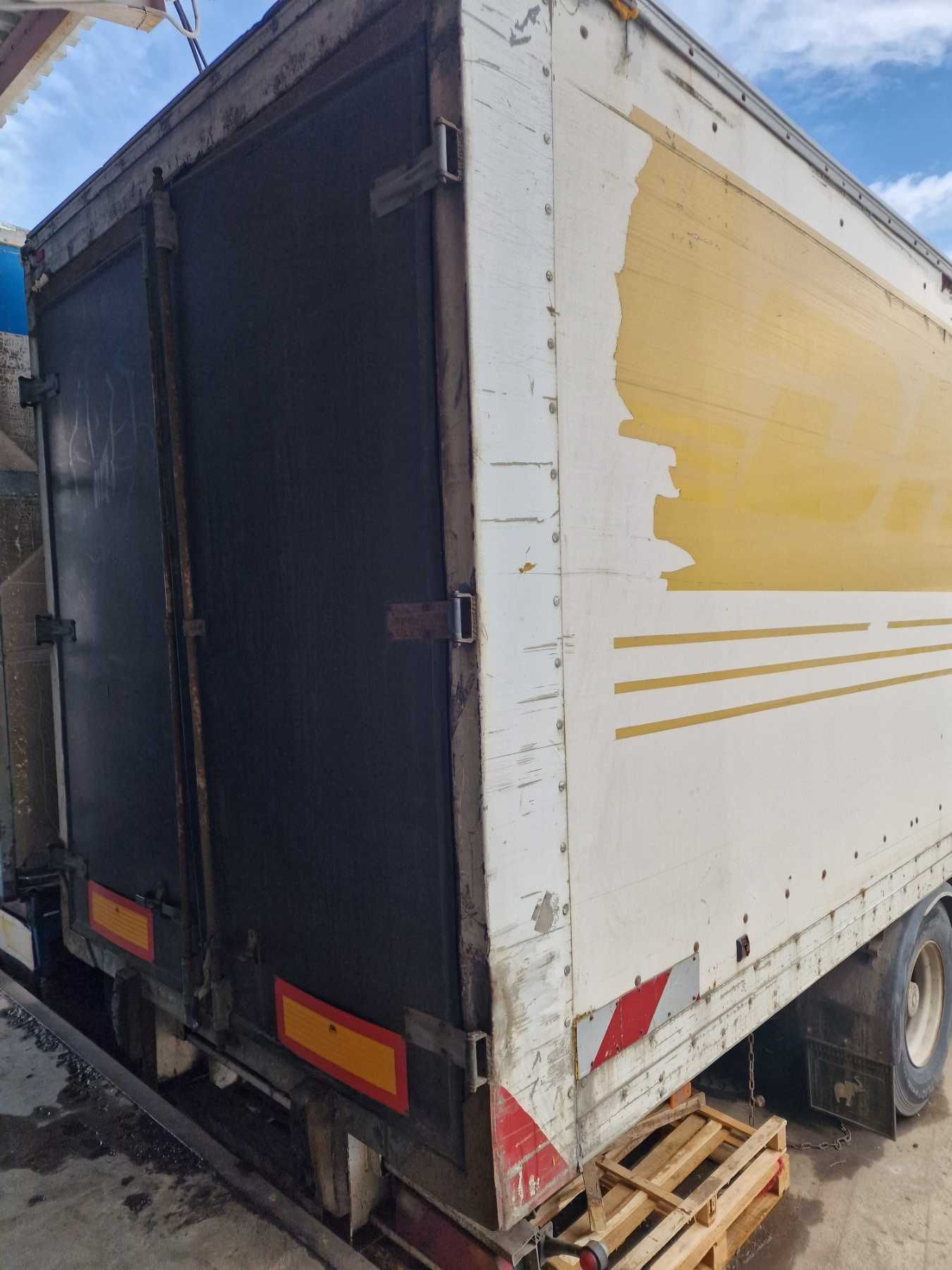 Продам спеціалізований напів причеп фургон 8 Kaiser S3803 2003 рік