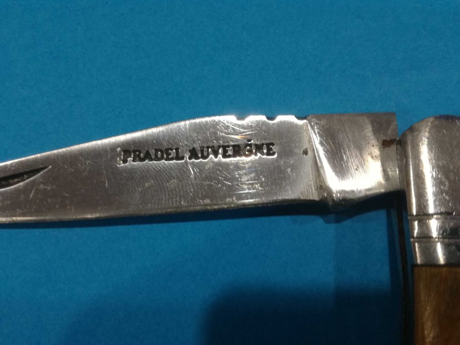 Canivete de Coleção "Pradel Auvergne"  c/ Saca Rolhas e Cabo Madeira