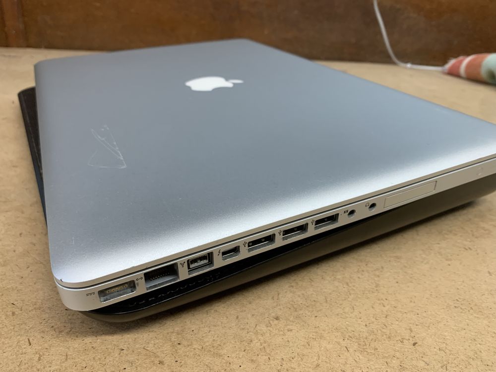 MacBook Pro A1297 17 cali i7  SSD 512 GB  GB Monterey
