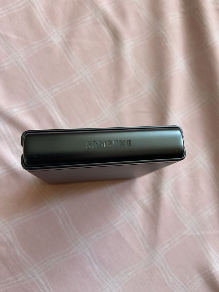 Самсунг Galaxy Z Flip3 5G